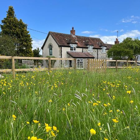 Charming Modernized Country Cottage Near Mere, Wiltshire Mere  Luaran gambar