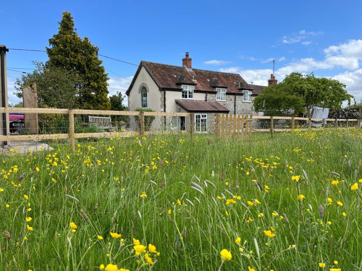 Charming Modernized Country Cottage Near Mere, Wiltshire Mere  Luaran gambar