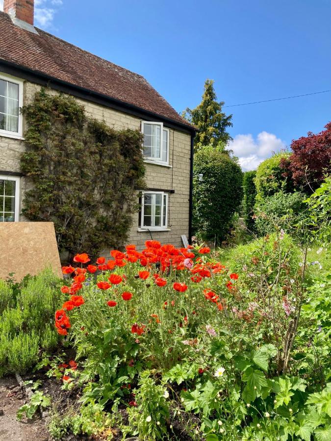 Charming Modernized Country Cottage Near Mere, Wiltshire Mere  Luaran gambar